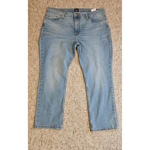 Lee Women's Light Wash Premium Quality Slimming Fit Bootcut Jeans‎ - 18P - NWT